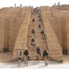 Iraq : La Ziggurat di UR, Dalla Profanazione alla Visita dell’Impostore Proclamatosi Dio in Terra